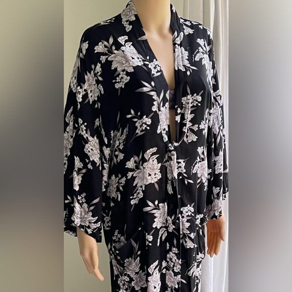 Spiritual Gangster Bold Boho Floral Print Black White Kimono Robe open Cardigan - Picture 6 of 11